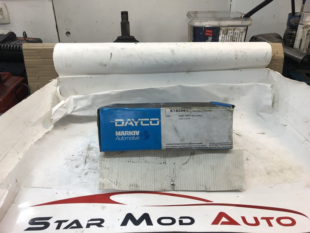 kit distribution Toyota avensis cilica Corolla 1.6 1.8 16v dayco réf ktb354