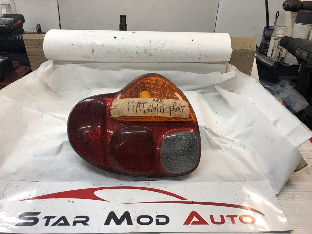 feux arrière fiat multipla 2000