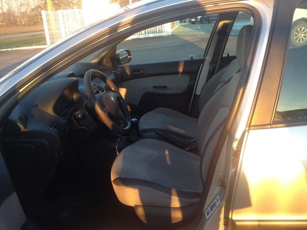 Peugeot 206 1.4 Essence 75 CV 138 000 km année 2006