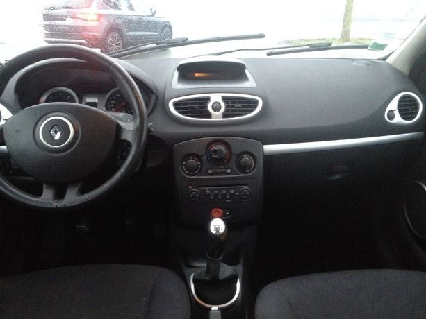 Renault Clio 3 1.5 DCI 68 CV 5 portes année 2006