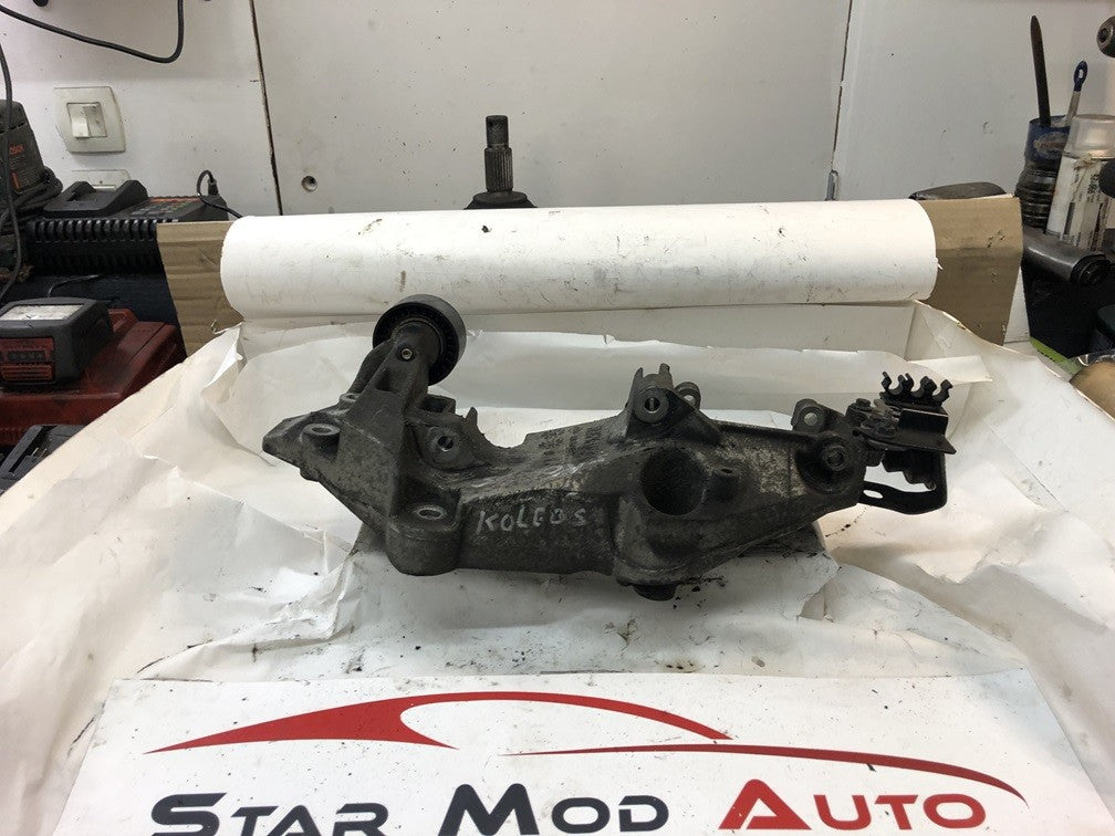 support alternateur et compresseur clim Renault 1.9 dci