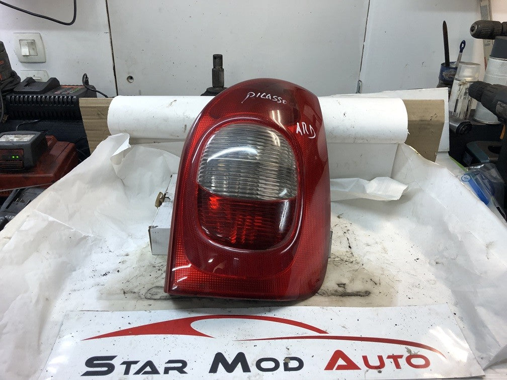 feux arrières gauche et droit Xsara Picasso année 2004