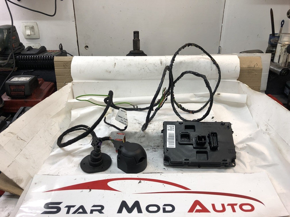 faisceaux électriques attache remorque Peugeot 3008 hybride