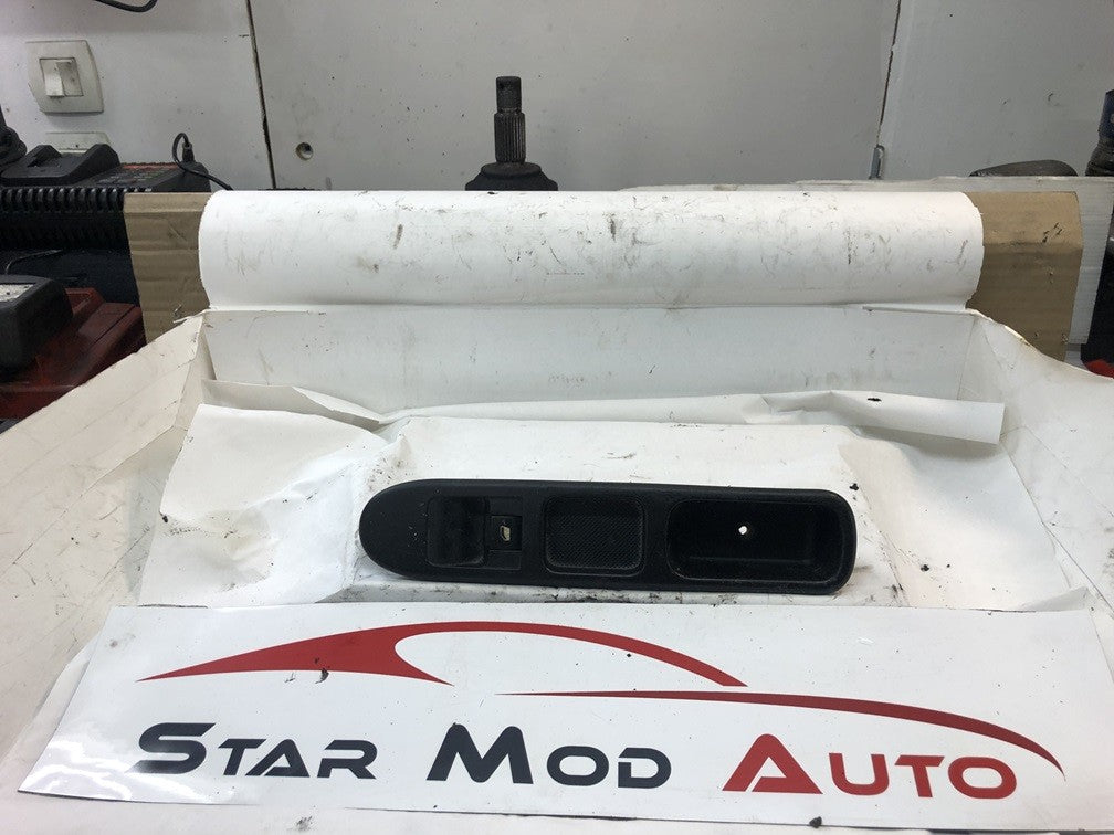 commande de lève vitre Peugeot 307 phase 1 3 portes avant droite