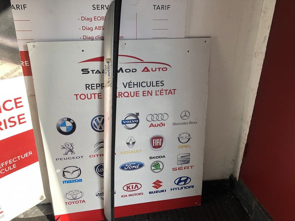 Citroën c4 Picasso cache montant pare-brise enjoliveur avant droit