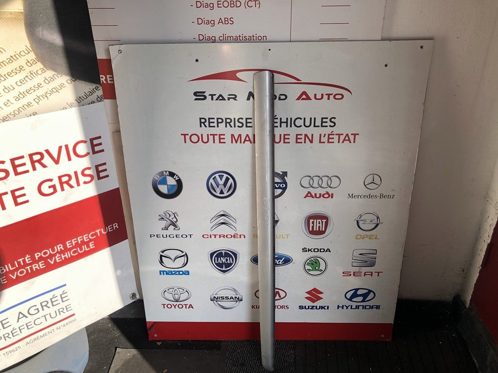 baguette de porte avant droite Peugeot 207 5 portes année 2007