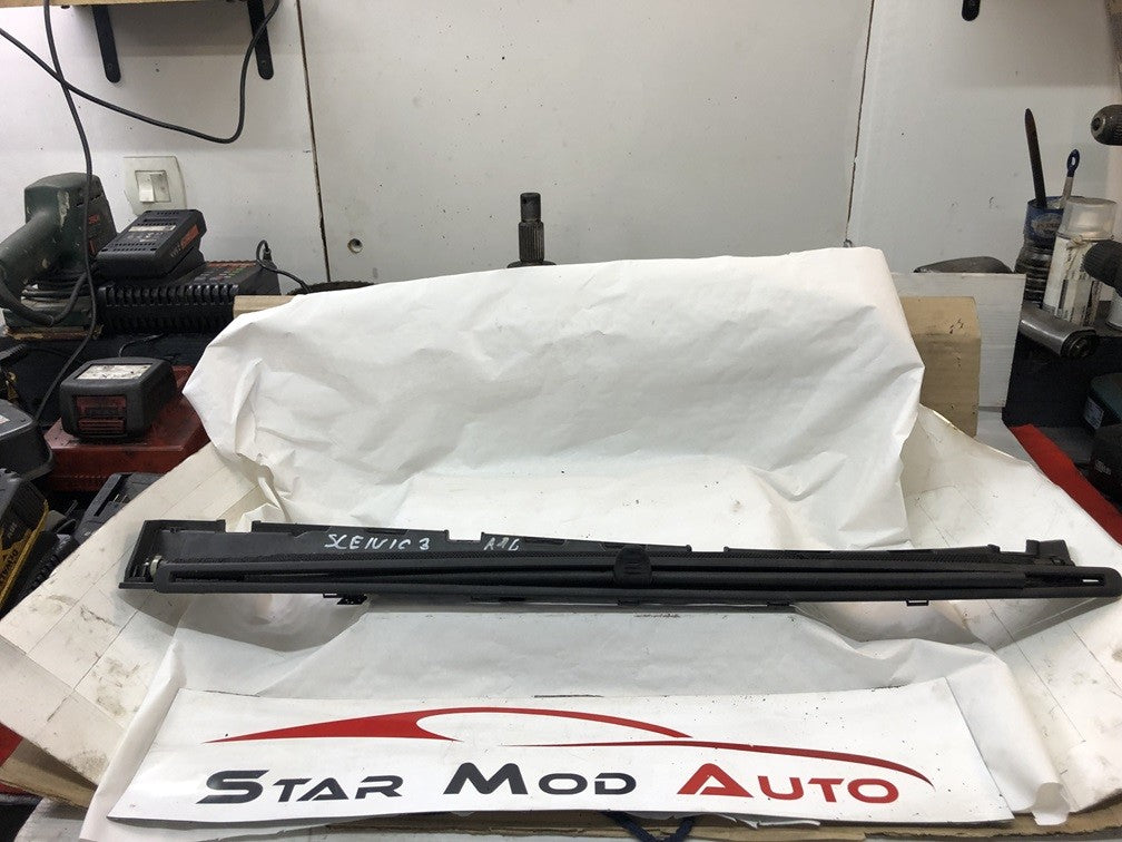 baguette arrière gauche Renault Scénic 3 année 2010