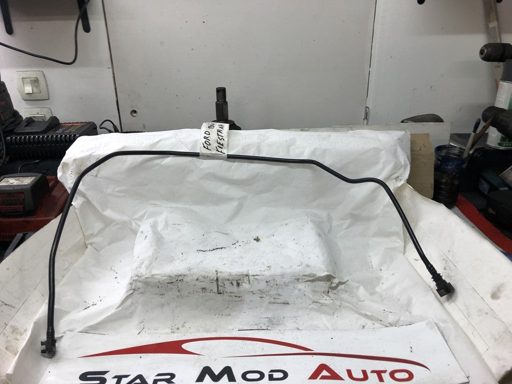 tuyau de retour de radiateur Ford fiesta 5 1.4 tdci année 2007