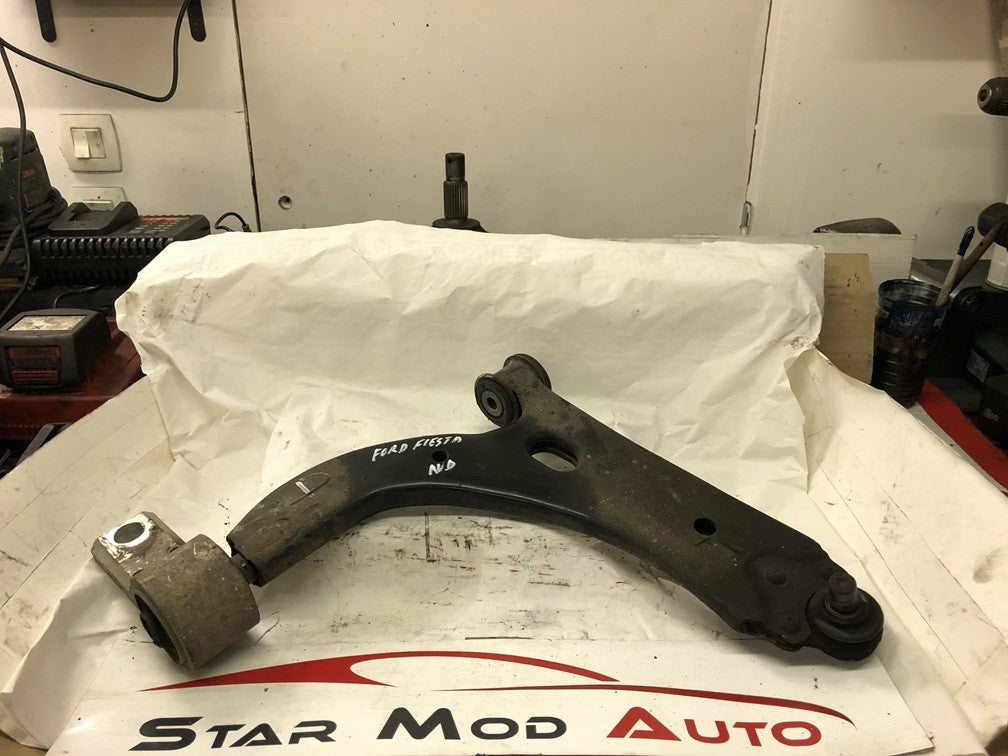 triangle de suspension  avant gauche avant droit Ford fiesta 5 1.4 tdci année 2007