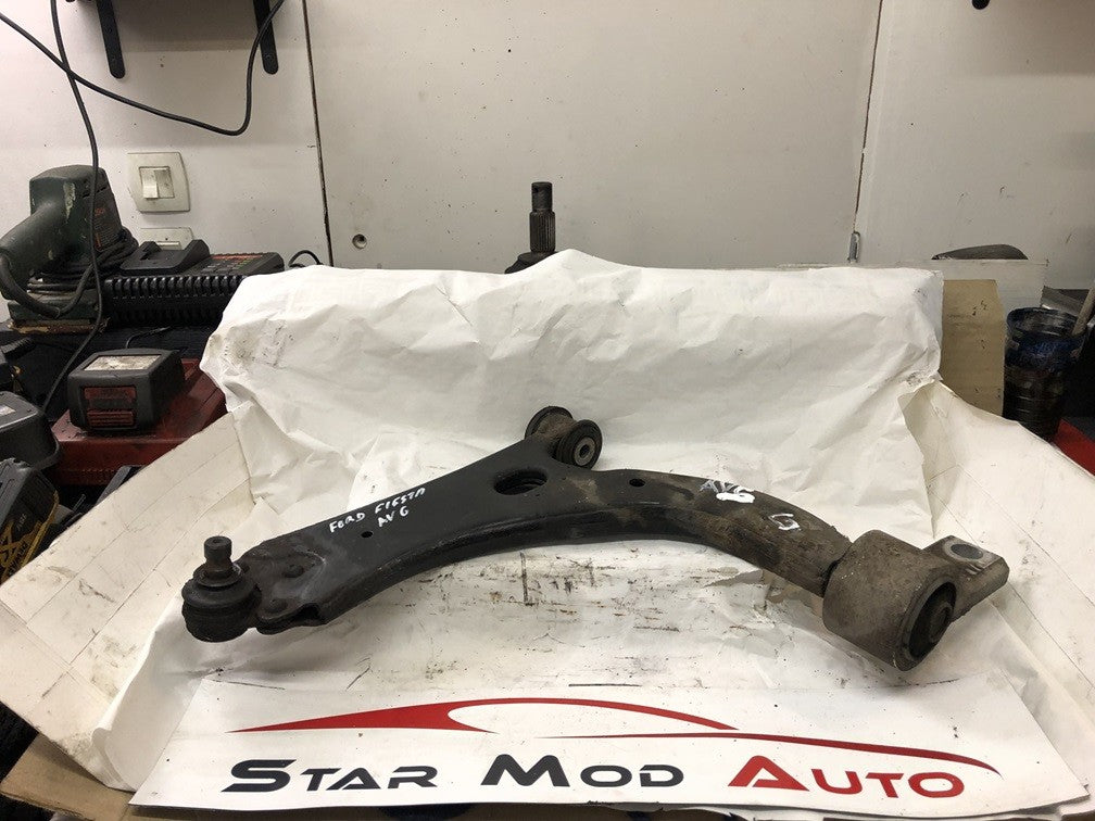 triangle de suspension  avant gauche avant droit Ford fiesta 5 1.4 tdci année 2007