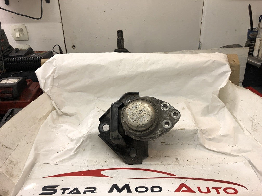 support moteur avant droit Ford fiesta 5 1.4 tdci année 2007