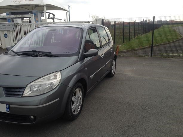 Renault Scenic 1.5 DCI 106 ch