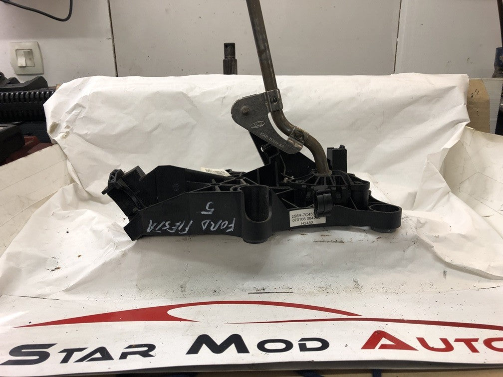 tringlerie avec sélecteur de vitesse Ford fiesta 5 1.4 tdci année 2007