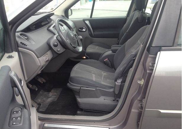 Renault Scenic 1.5 DCI 106 ch