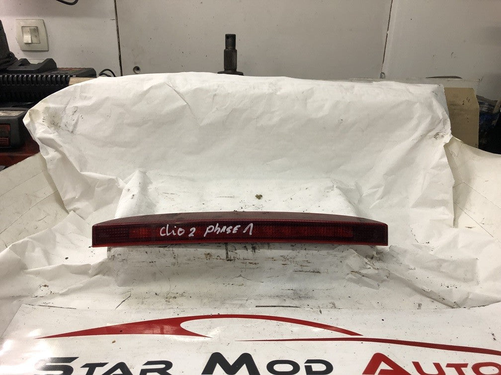 feux stop malle arrière Renault Clio 2 phase 1