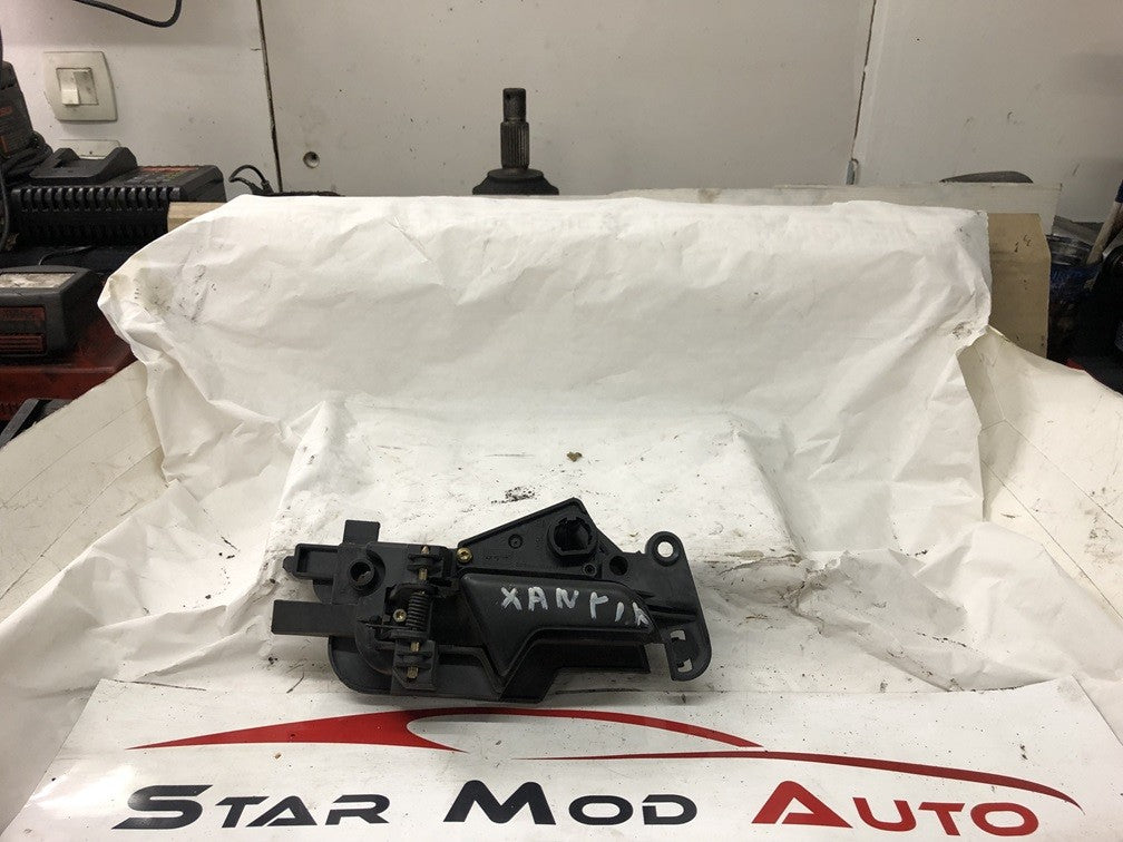 poignée d ouverture de porte avant gauche avant droit Citroën Xantia année 1999