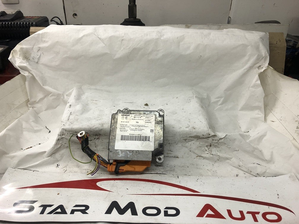 calculateur airbag Peugeot Citroën de marque siemens réf 9640722980