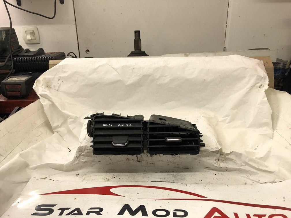 grille d aération tableau de bord Citroën c4 phase année 2012