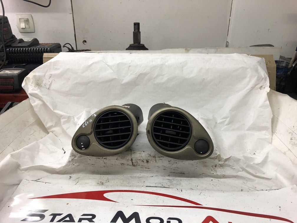 grille d aération tableau de bord Renault Clio 3 phase 1