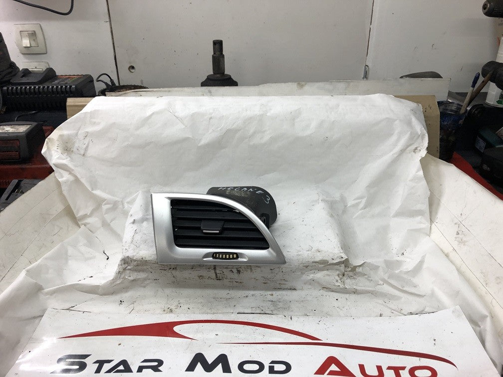 grille d'aération tableau de bord Renault Megane 3