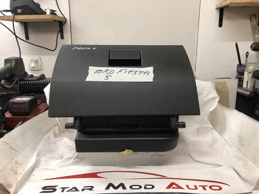 boite à gants Ford fiesta 5 1.4 tdci année 2007