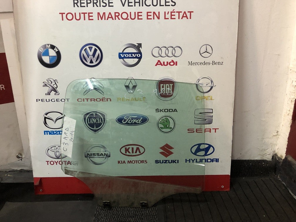 glace de porte arrière droite Citroën c3 année 2014