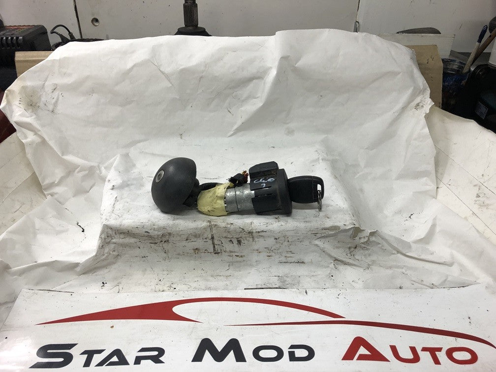 Neiman de démarrage avec bouchon de carburant Renault Clio 2