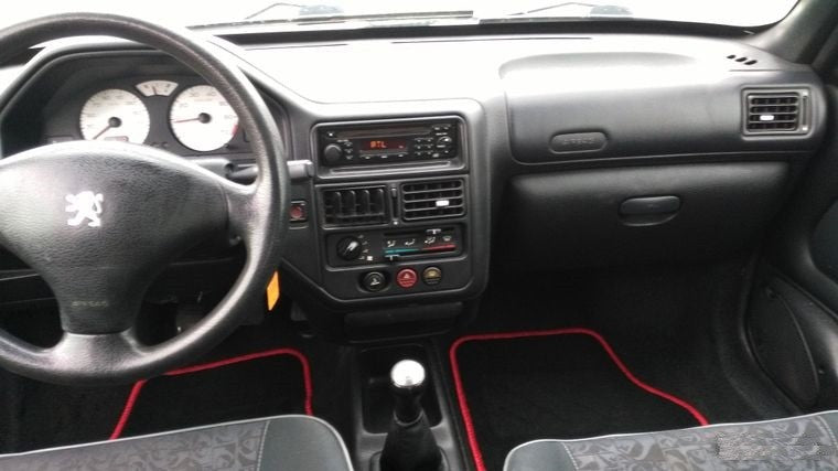 PEUGEOT 106 1.4 ESSENCE 3 PORTE 2003 115000 km 