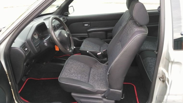 PEUGEOT 106 1.4 ESSENCE 3 PORTE 2003 115000 km 