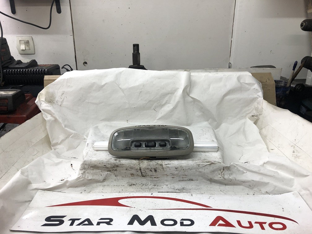 éclairage de plafonnier Ford c max année 2006