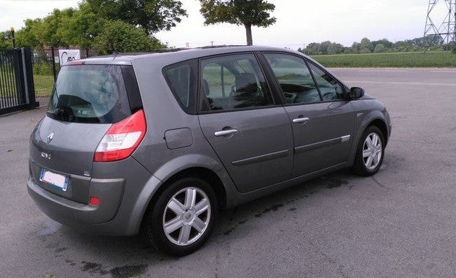 Renault Scenic 1.5 dCi 106 ch 06/2005 boîte 6 