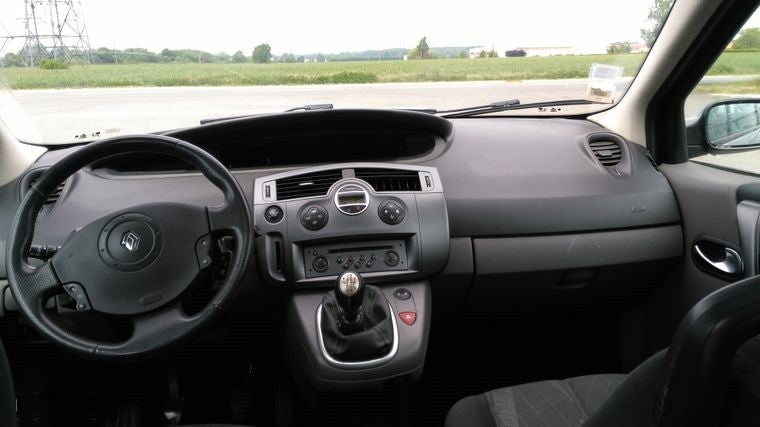 Renault Scenic 1.5 dCi 106 ch 06/2005 boîte 6 