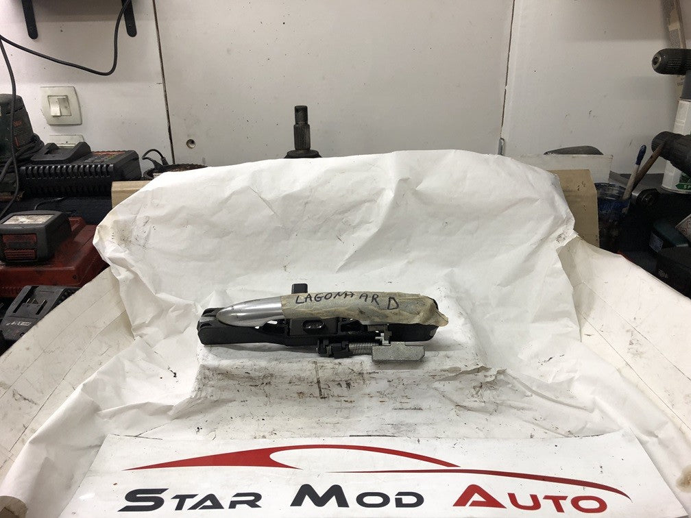 poignée d ouverture de porte extérieure arrière droite Renault laguna phase 2