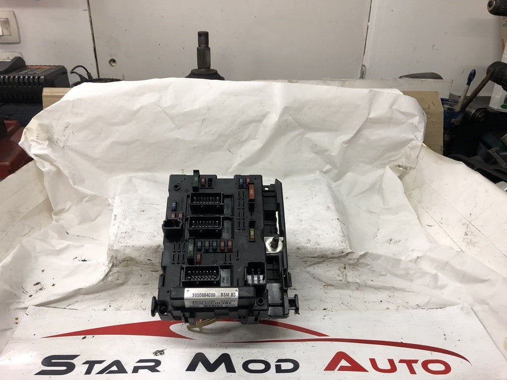 boitier de servitude bsi Peugeot 206 1.4 hdi année 2003 réf 9650 664080