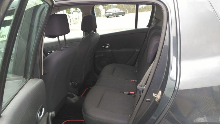 Renault Clio 3 1.5 dCi 68 ch 5 portes 2005 