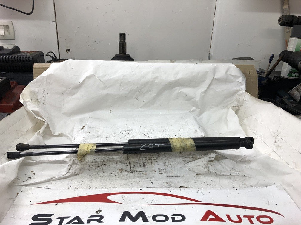 vérin de malle arrière Peugeot 207 année 2007