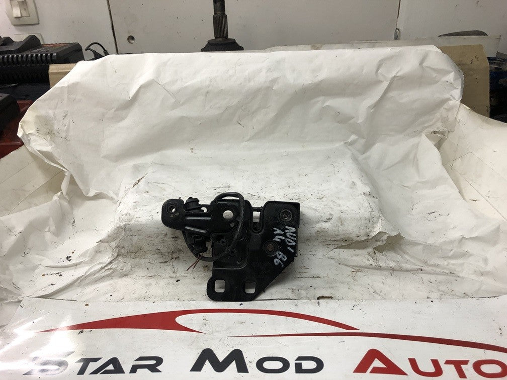 serrure de capot Audi a4 b6 année 2005