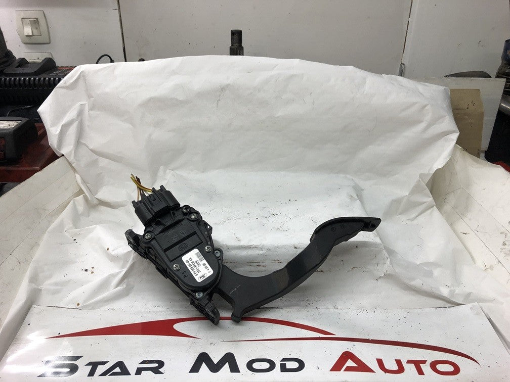 pédale d accélérateur Ford fiesta 5 1.4 tdci année 2007