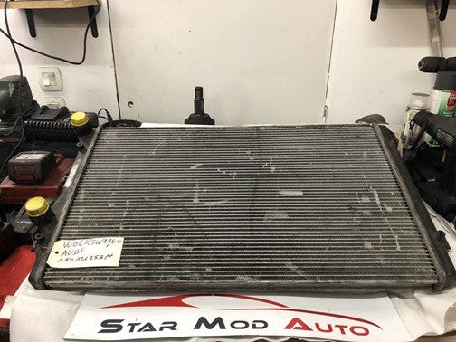 radiateur moteur Volkswagen Audi réf 1K0121253 H