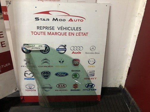 glace de porte avant gauche Xsara Picasso année 2005