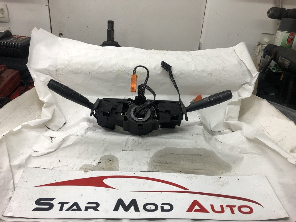 commodo ( avec 2000 Citroën Xsara Picasso réf 96251932ZL