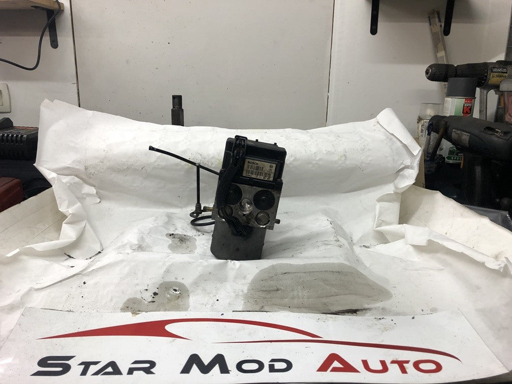 bloc abs Citroën Xsara Picasso 2.0 hdi 90 cv réf 273084353