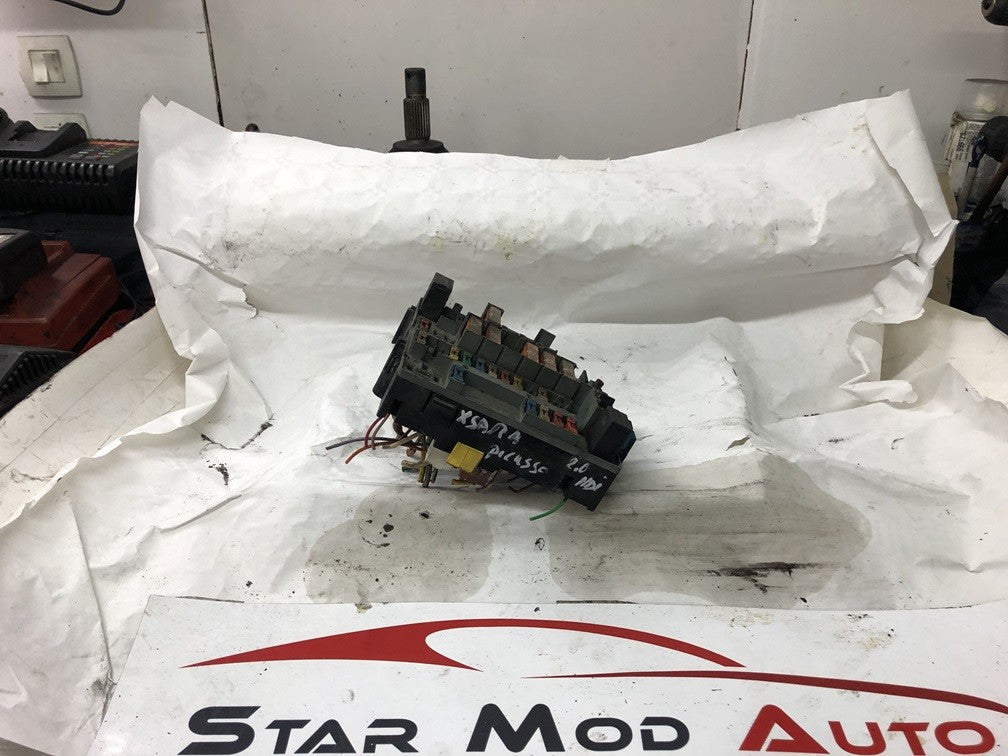 boite a fusible moteur Citroën Xsara Picasso 2.0 hdi 90 cv 2005