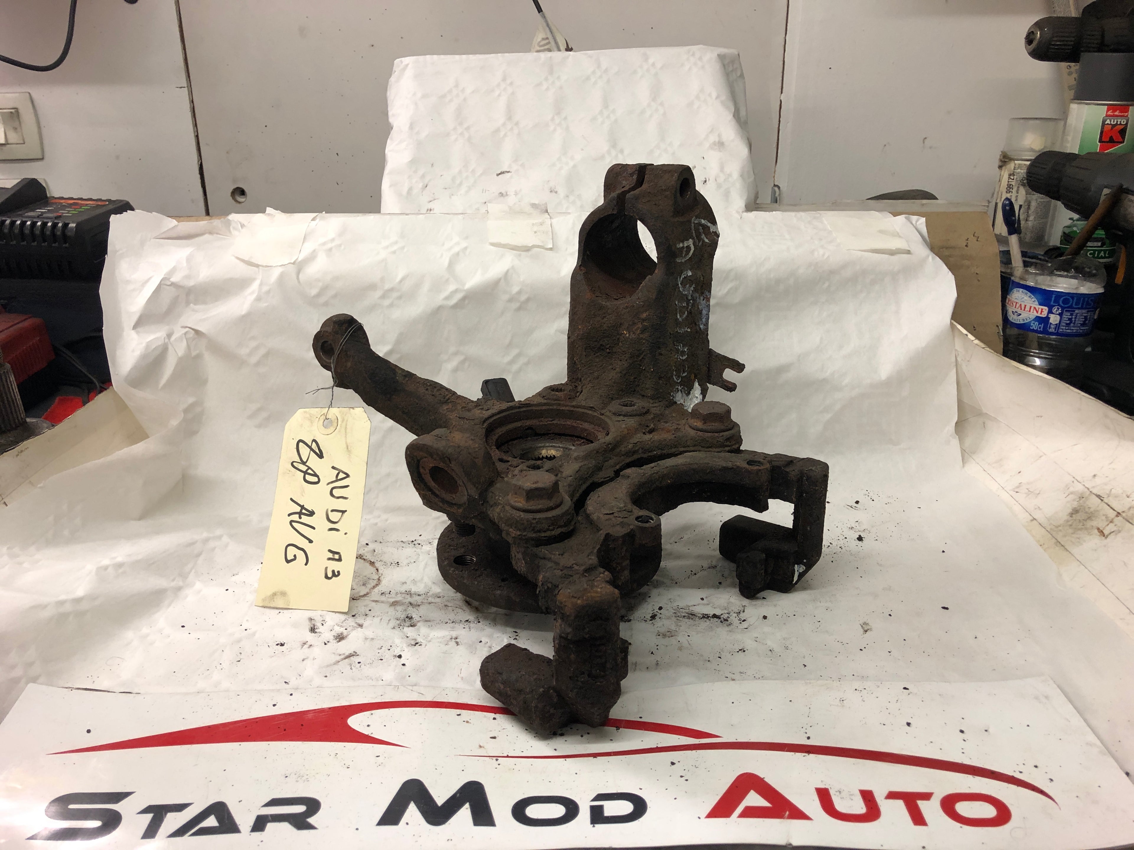 moyeu de roue avant gauche Audi a3 8 p 1.9 tdi 105 cv année 2008