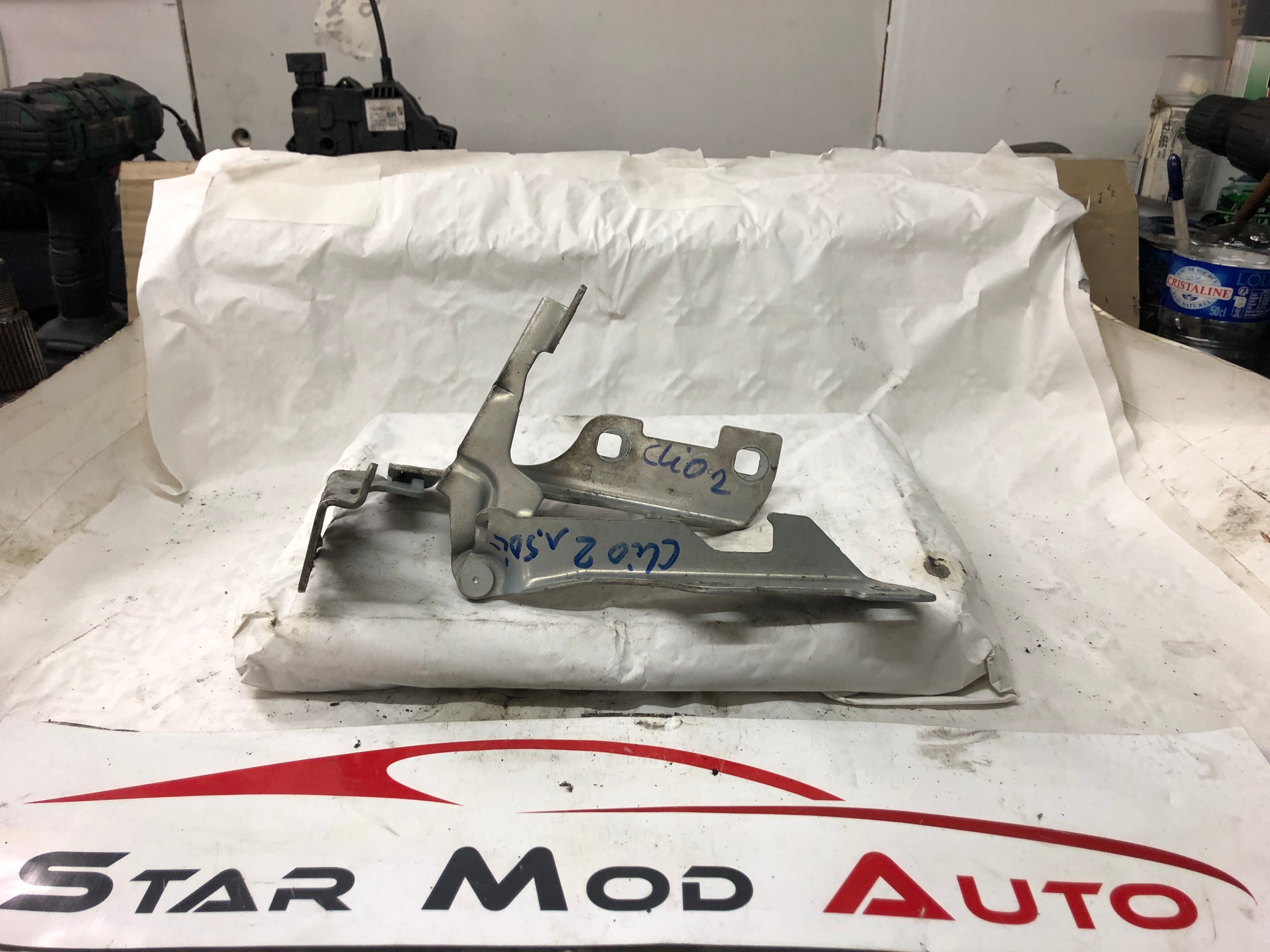 charnière de capot Renault Clio 2 1.5 dci  2005