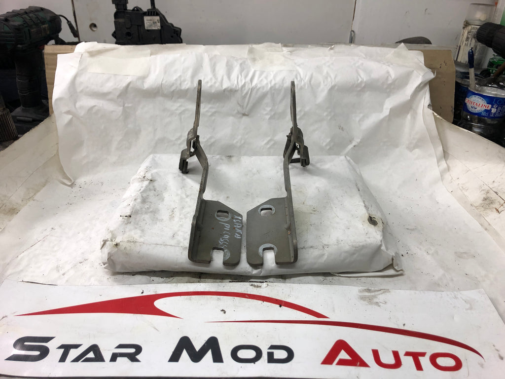 charnière de capot Citroën Xsara Picasso 2.0 hdi année 2005