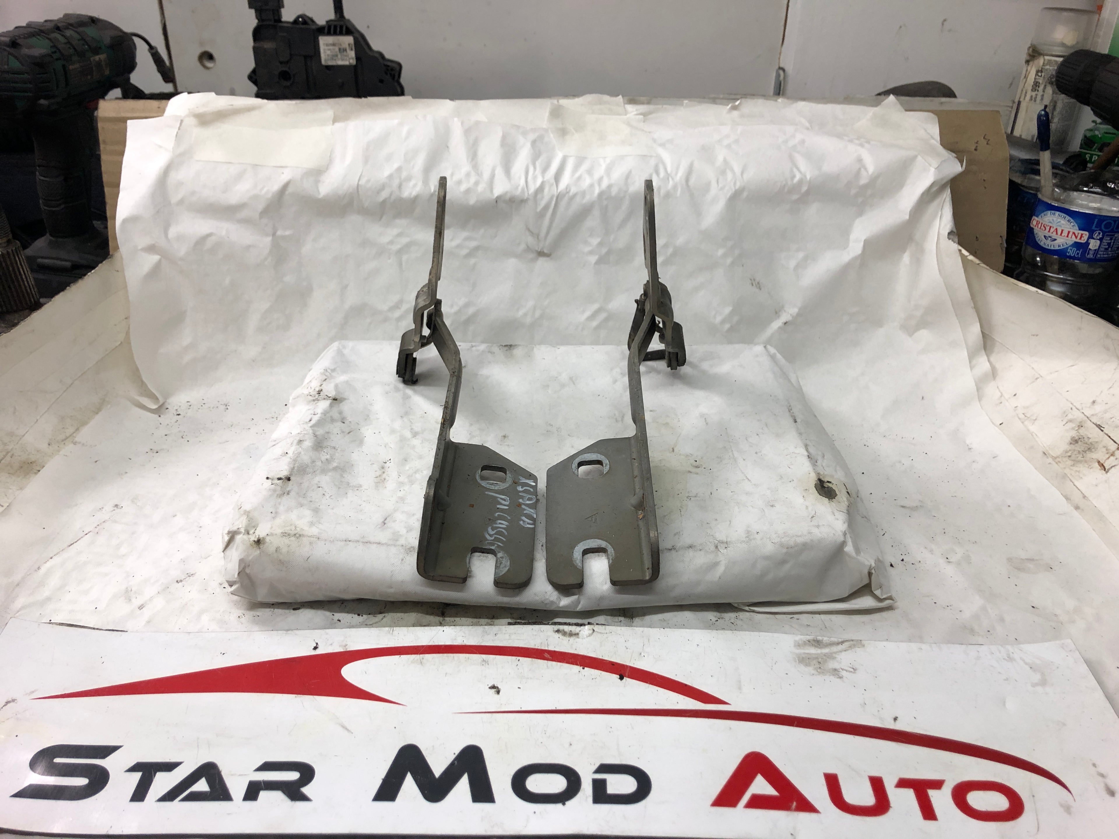 charnière de capot Citroën Xsara Picasso 2.0 hdi année 2005