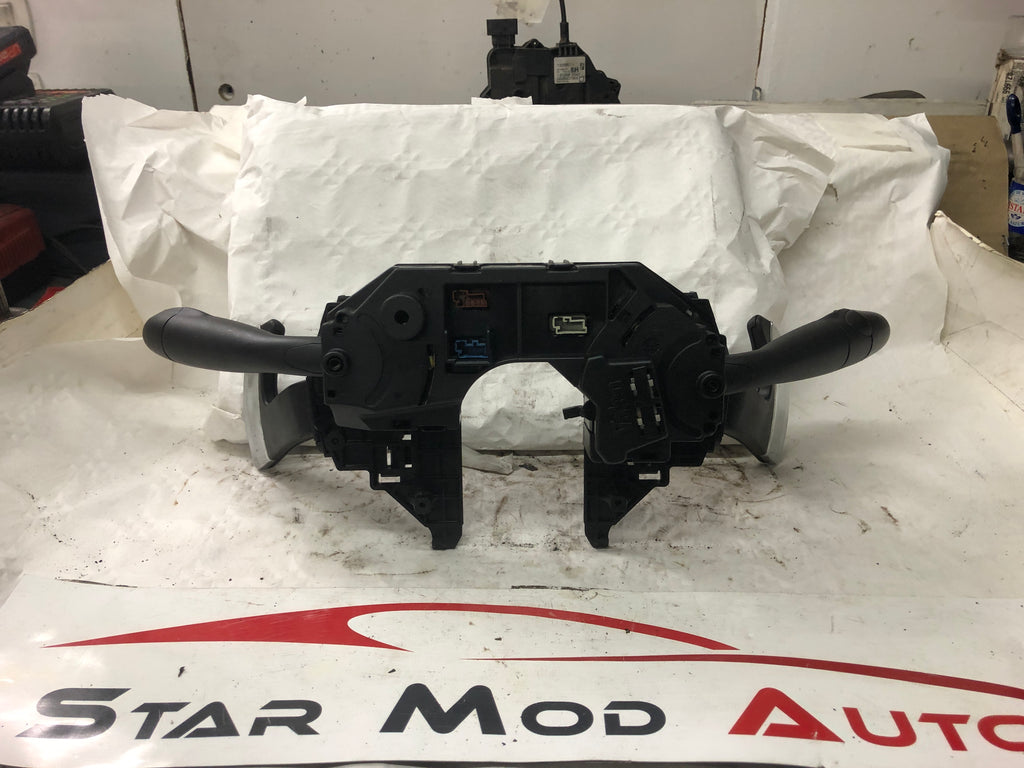 commodo com 2000 Citroën c4 Picasso boite auto année 2007 réf 9662792 XT