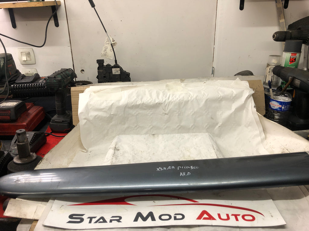 baguette de porte extérieur avant droit Citroën Xsara Picasso année 2005