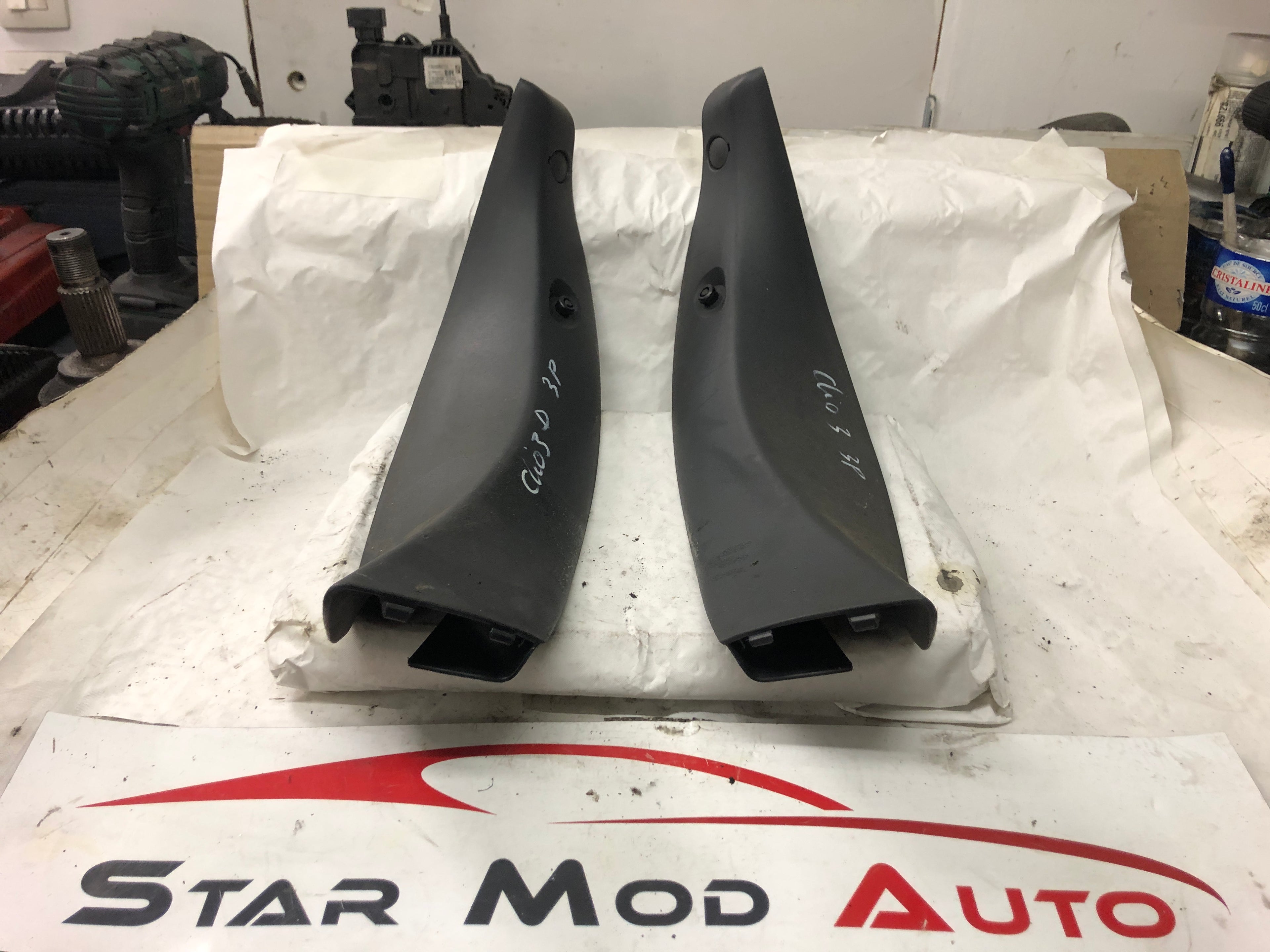 Garniture cache intérieur hayon arrière gauche et  droit RENAULT CLIO III année 2006 3 porte